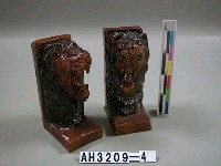 藏品(木製老虎書架)的圖片